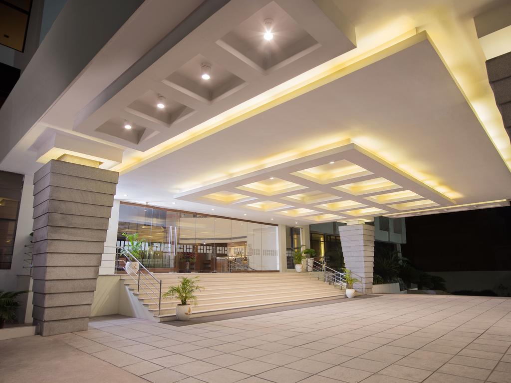 Отель The Sunway Manor Пондичерри Экстерьер фото
